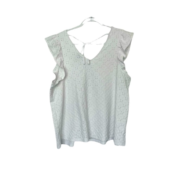 Ava & Viv White Eyelet Flutter Sleeve Tank - Size 2X - Picture 2 of 7
